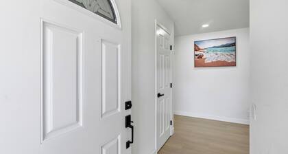 Newly remodeled home 3/2 baths/ free Wi-Fi/ washer/ dryers/ parking in San Jose