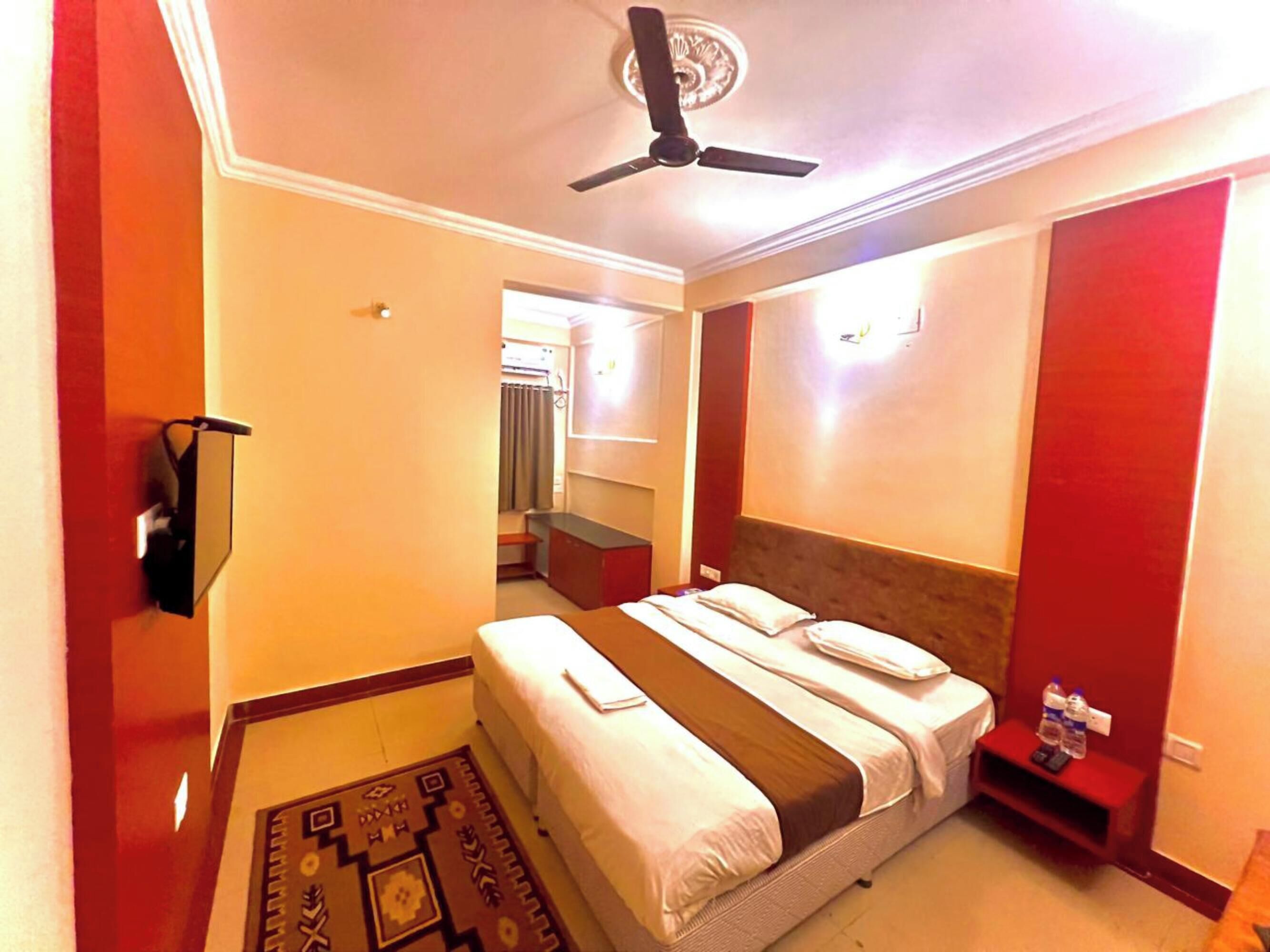 Quarto casal luxo, vista para a cidade | Escrivaninha, Wi-Fi de cortesia