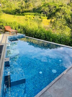 Piscina a l'aire lliure 