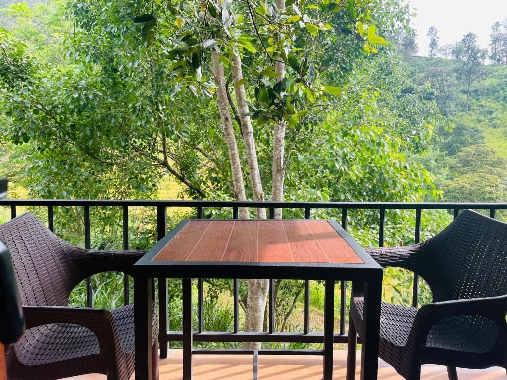 Kamar Double, balkon, pemandangan gunung | Tempat makan outdoor