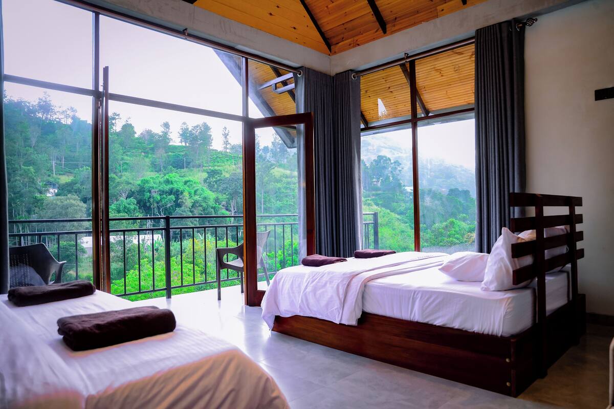 Habitación cuádruple Deluxe, balcón, vista a la montaña