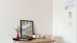 Leilighet – basic, balkong | Spiseområde