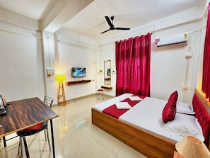 Deluxe Double Room, City View | Laptop workspace, free WiFi - B.B.Homestay & Guest House (Tezpur)