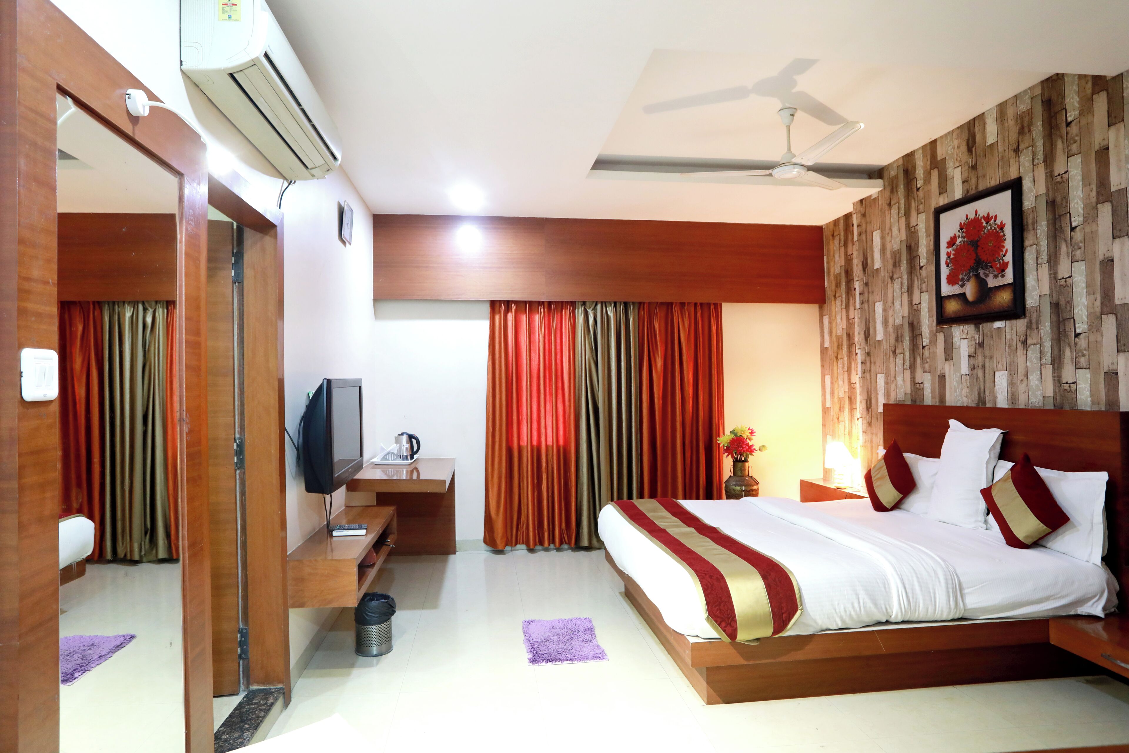 Standard Studio Suite | Desk, iron/ironing board, free WiFi