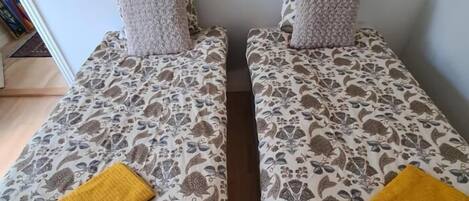 Habitación con 1 cama matrimonial o 2 individuales, vista a la ciudad | Wifi gratis