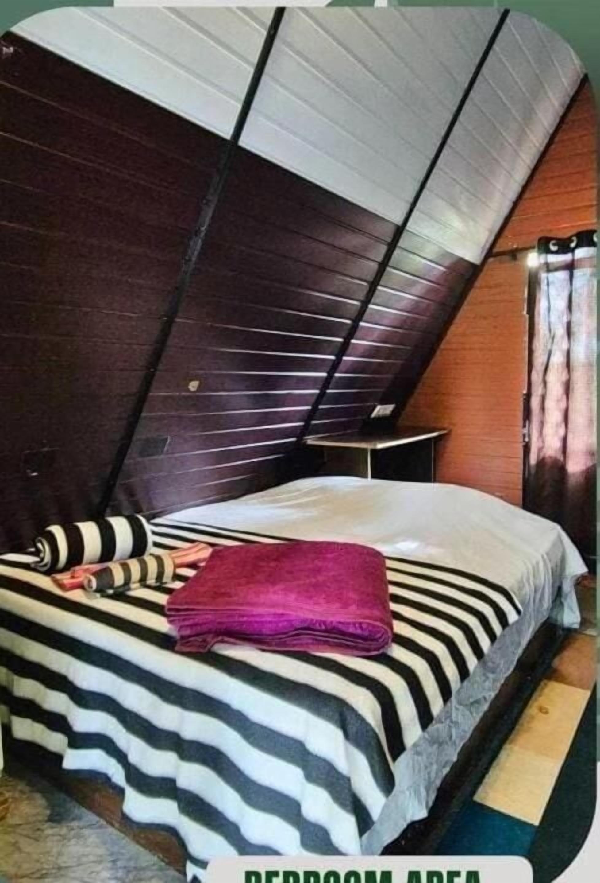 Habitación triple clásica, balcón, vistas al jardín | Wifi gratis