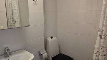 Apartment, 1 Bedroom | Bathroom