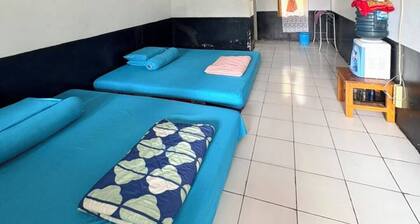 Cozzy Homestay Rain
