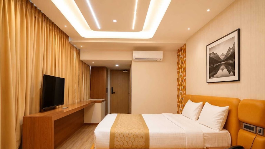 The Palm Vistara