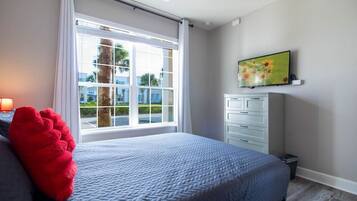 3 bedrooms, desk, iron/ironing board, WiFi