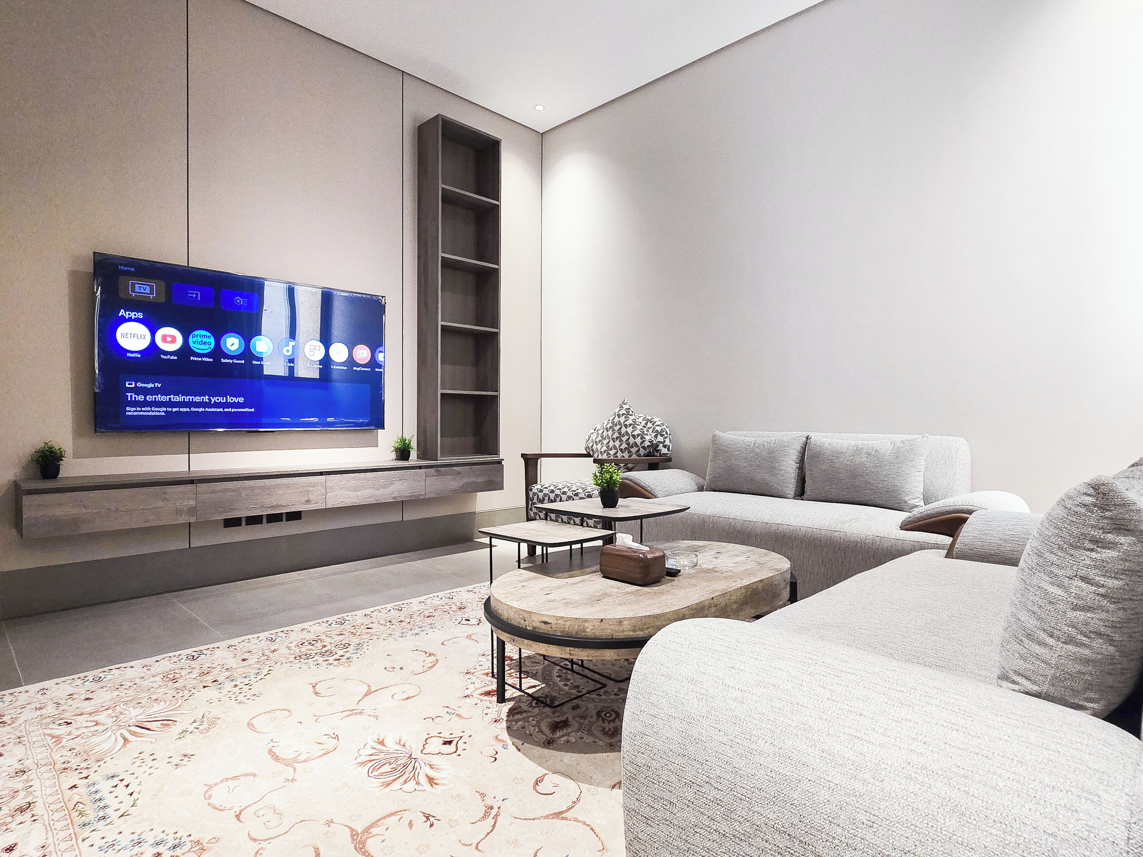 Smart TV 65 pulgadas con canales de televisión vía satélite