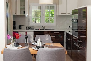 Deluxe-Haus, Gartenblick | Eigene Küche | Kühlschrank, Ofen, Herdplatte, Geschirrspüler