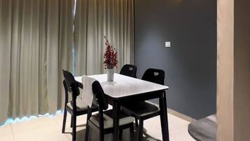 Double Room | Dining