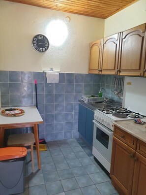 Private kitchen - Apartment 'Volarić Pag' with Sea View, Balcony and Air Conditioning (Pag)