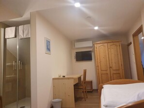 Bathroom - Gasthaus Stark (Nassenfels)