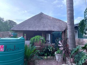 Exterior - Charming Private Apartment in Roodepoort with Garden & Pool (Roodepoort)