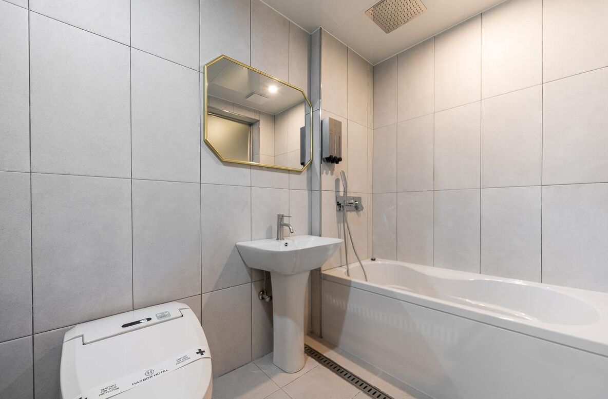 Deluxe Double Room | Bathroom