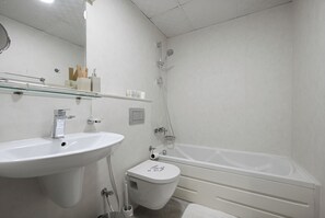 Apartment, Balcony, City View | Bathroom - Bloomfields 1BR in Al Manara Tower (Dubai)