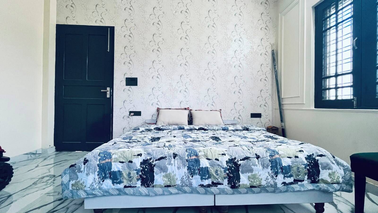 Camas plegables/adicionales y ropa de cama 