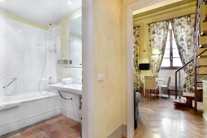 Appartement Deluxe, vue ville | Salle de bain