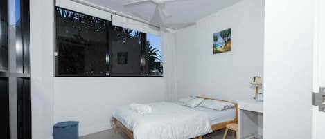 2 bedrooms, bed sheets