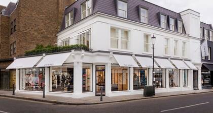 Premier location for a london city-break