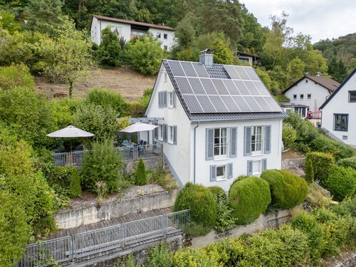 Wiesentflair Holiday Home with Panoramic Views in Muggendorf – 2 Bedrooms, 4 Guests