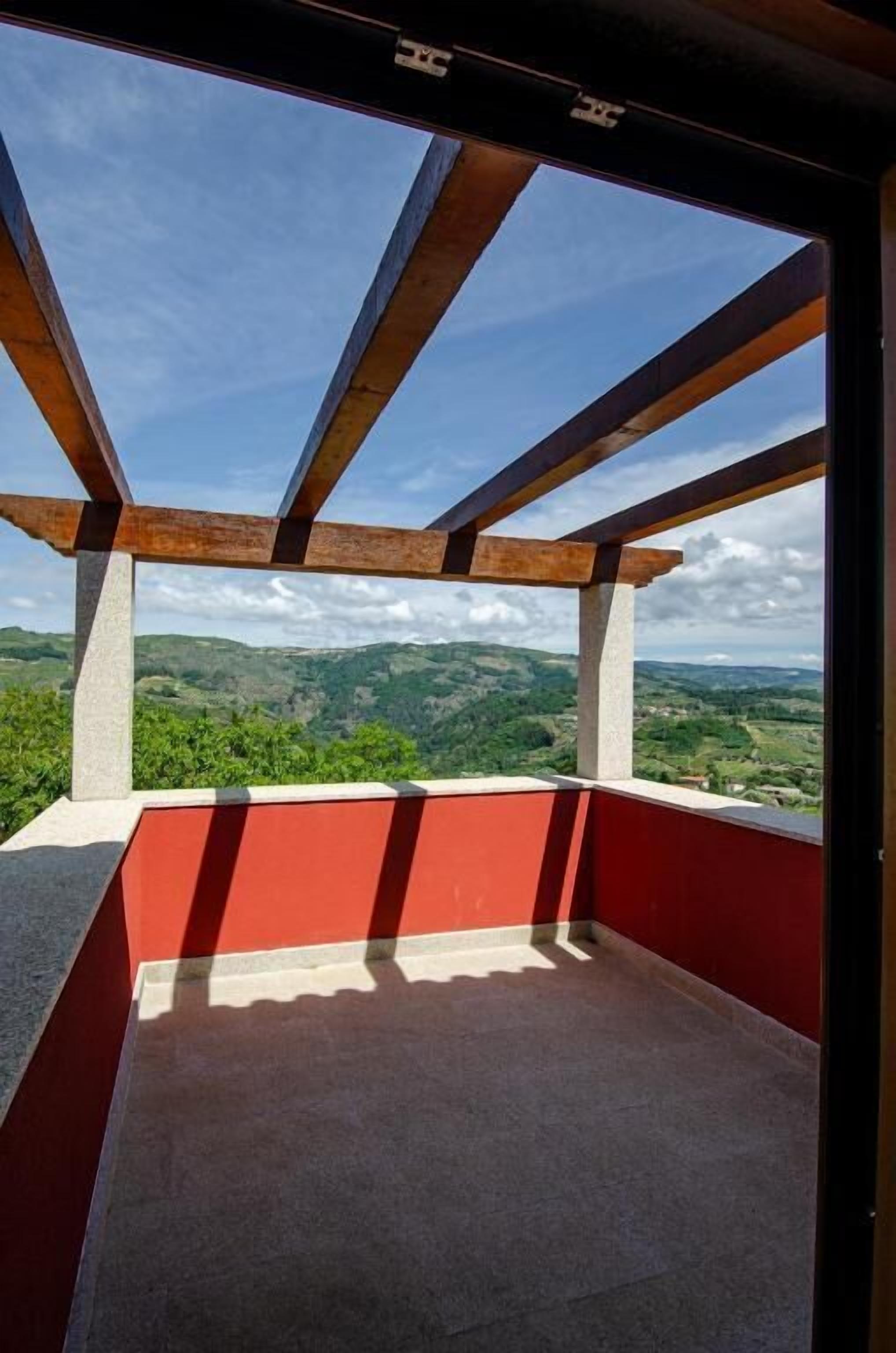 Quarto casal superior, vista para o vinhedo | Área da propriedade