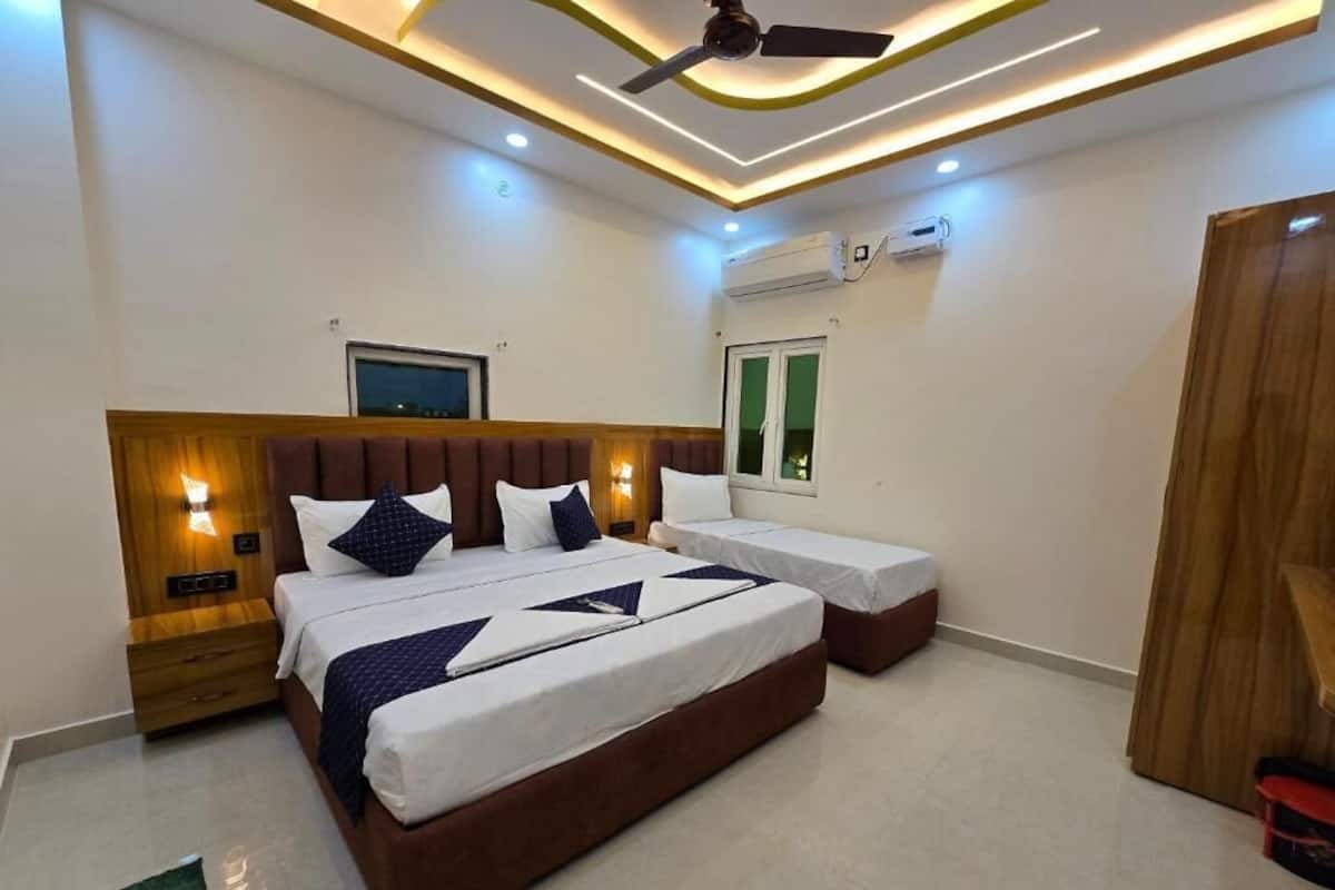 Kamar Triple Superior | Meja kerja, ruang kerja ramah laptop, dan Wi-Fi gratis