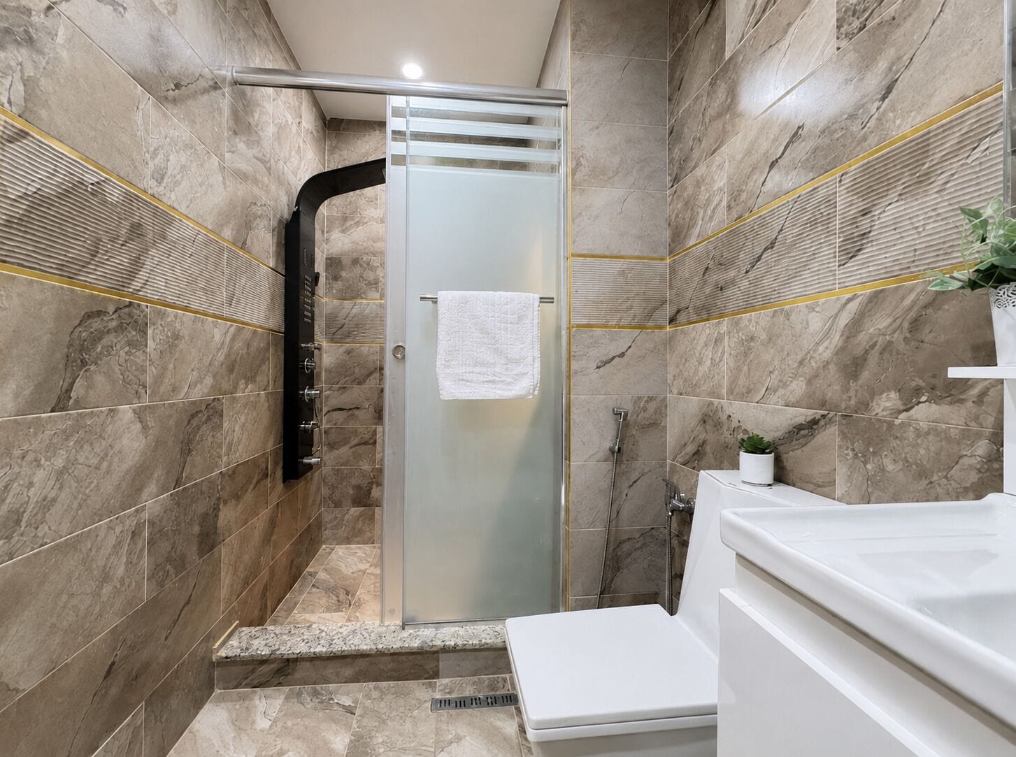 Apartemen | Kamar mandi | Perlengkapan mandi gratis, pengering rambut, handuk, dan sabun
