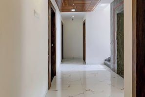 Interior - Collection O Shirdi (Shirdi)