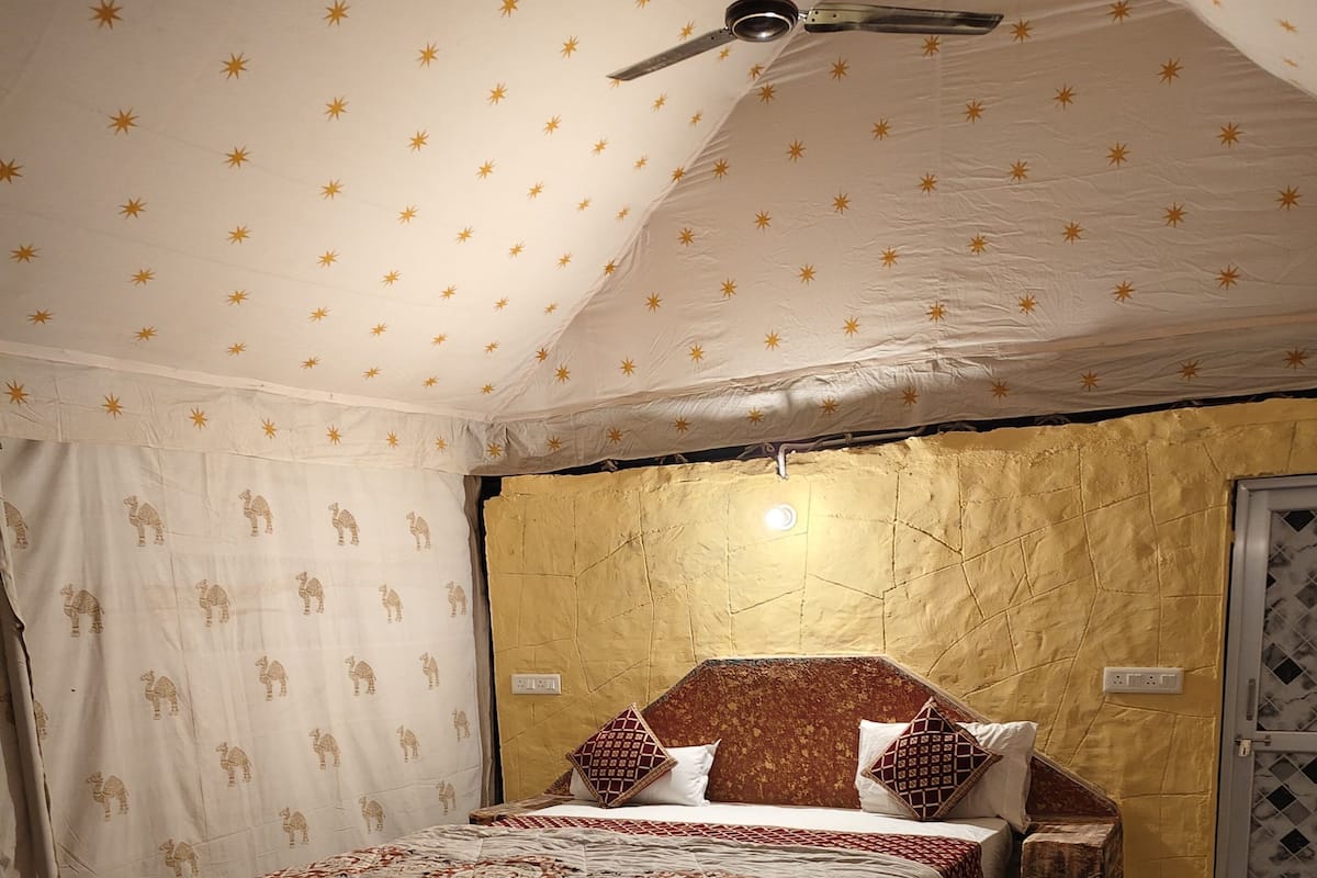 Single Room, Desert View | Desk, laptop workspace, WiFi (free)