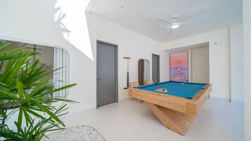 Family Villa, 6 Bedrooms, Private Pool, City View | Games room
