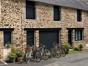 Exterior - Vrbo Property (Val-Couesnon)