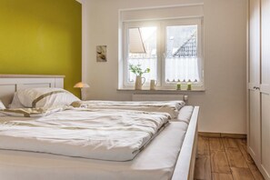 Room - Vrbo Property (Carolinensiel)