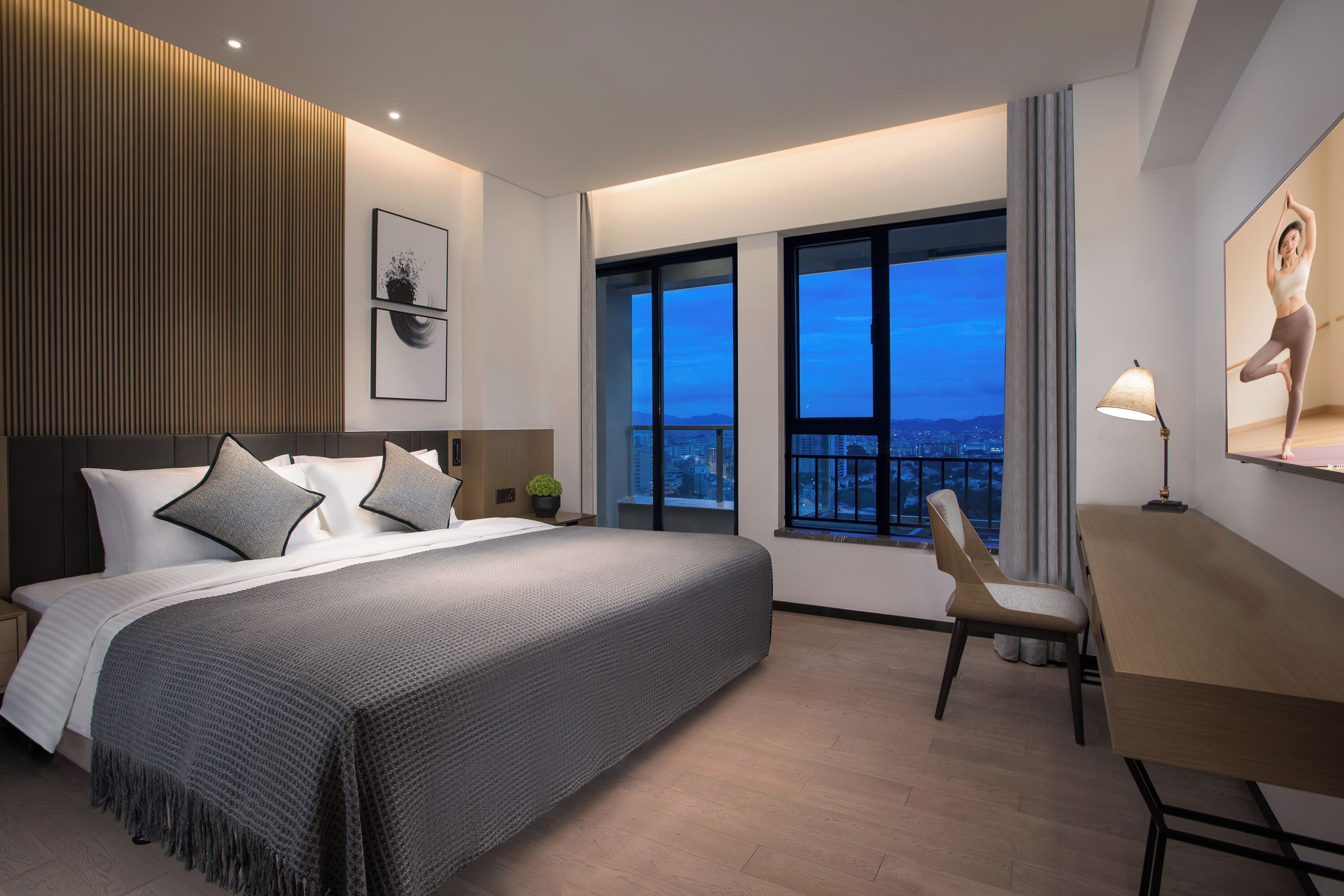 Escritorio, wifi gratis y ropa de cama 