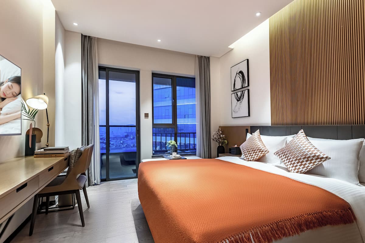 Premier Single Room, City View