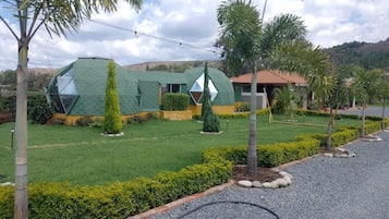 Habitación, 4 habitaciones, para fumadores, patio | Vista frontal de la propiedad