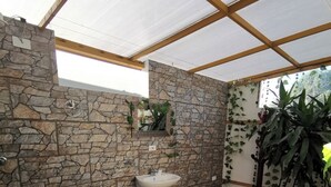 Room, 4 Bedrooms, Smoking, Patio | Bathroom