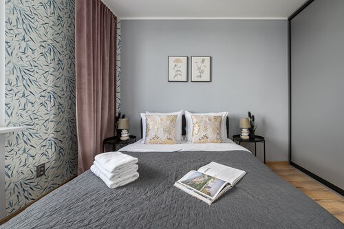 Lumina 4-room Apart & Balcony near Metro