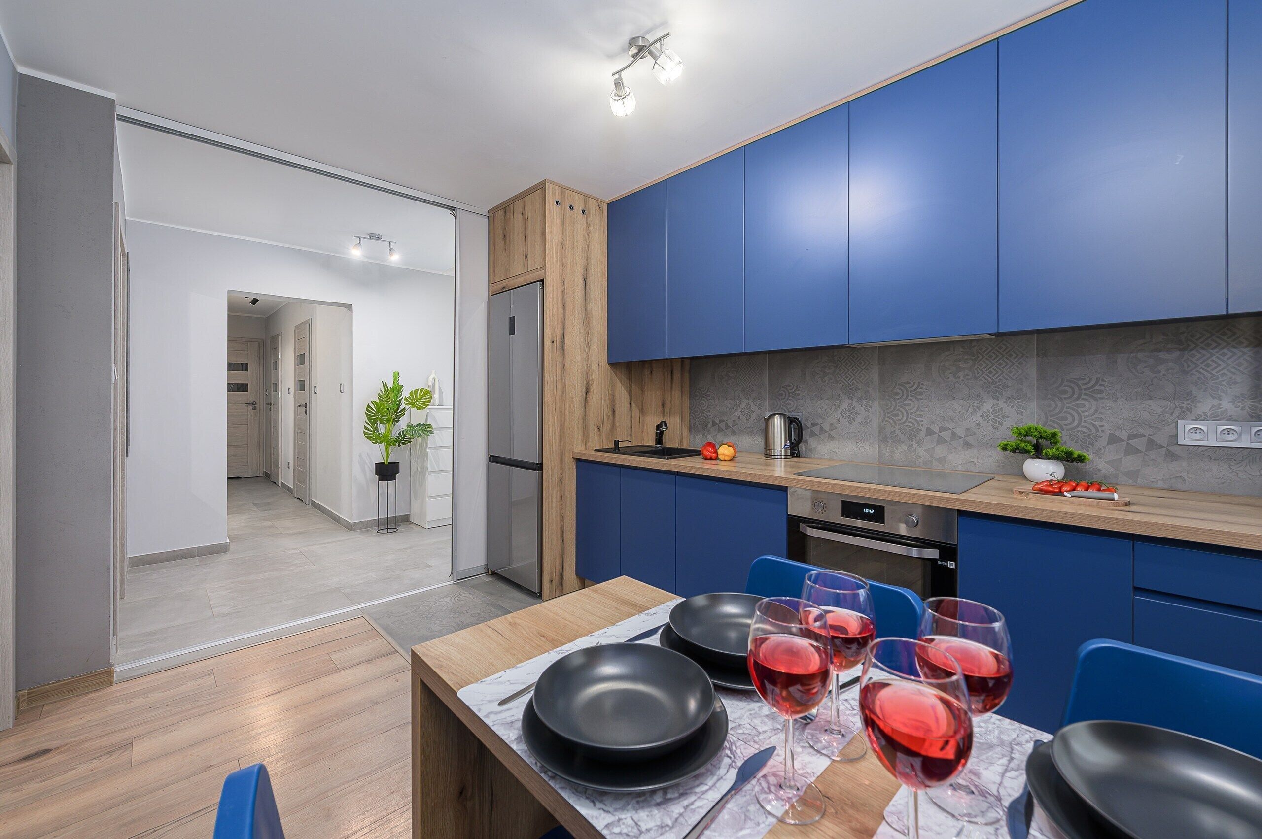 Classic Apartment, 3 Bedrooms, City View | Private kitchen