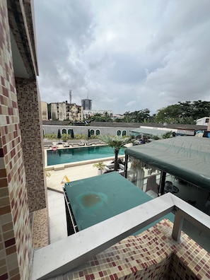 10 outdoor pools - Mac Residence (Lagos)