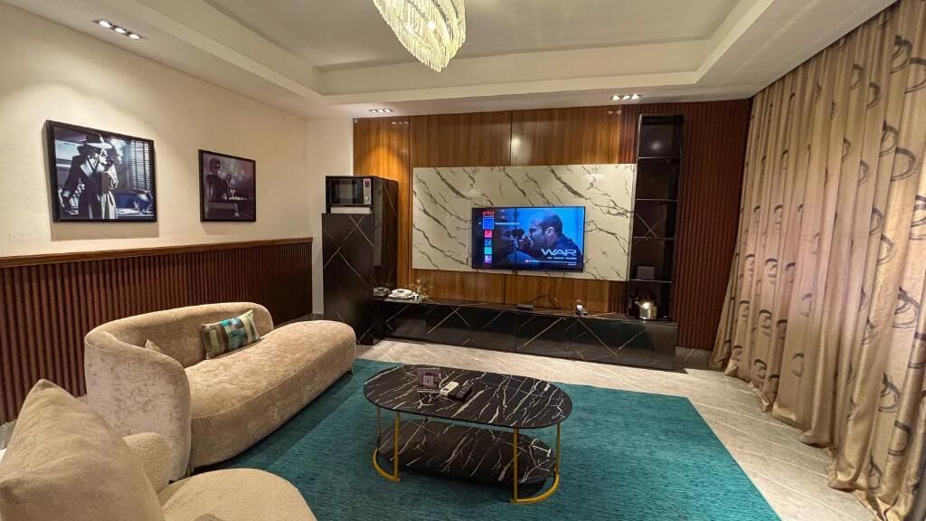 Apartment, City View | Living area