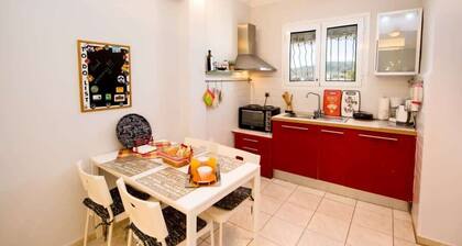 Cozy flat on the main square, 10min to the sea