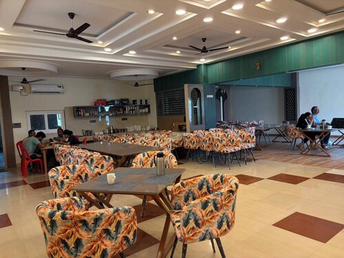 Shree Krishna Hotel & Restaurant