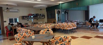 Shree Krishna Hotel & Restaurant