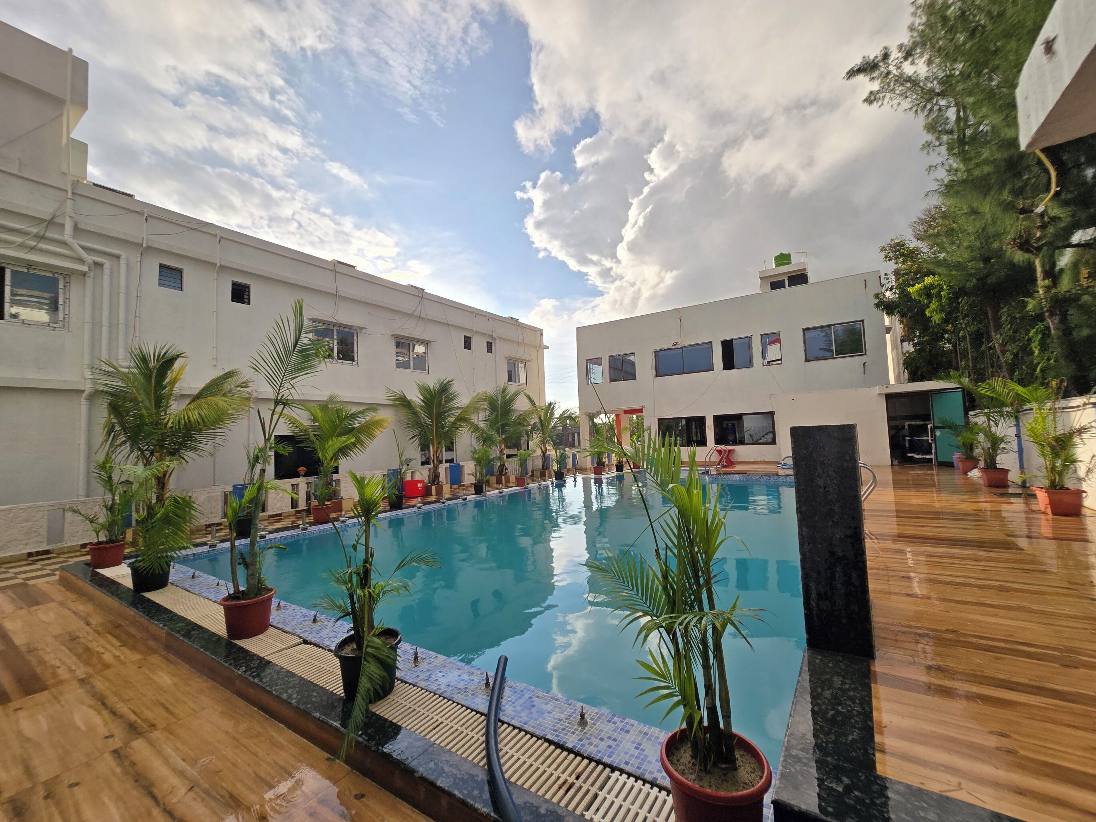 3 piscinas techadas