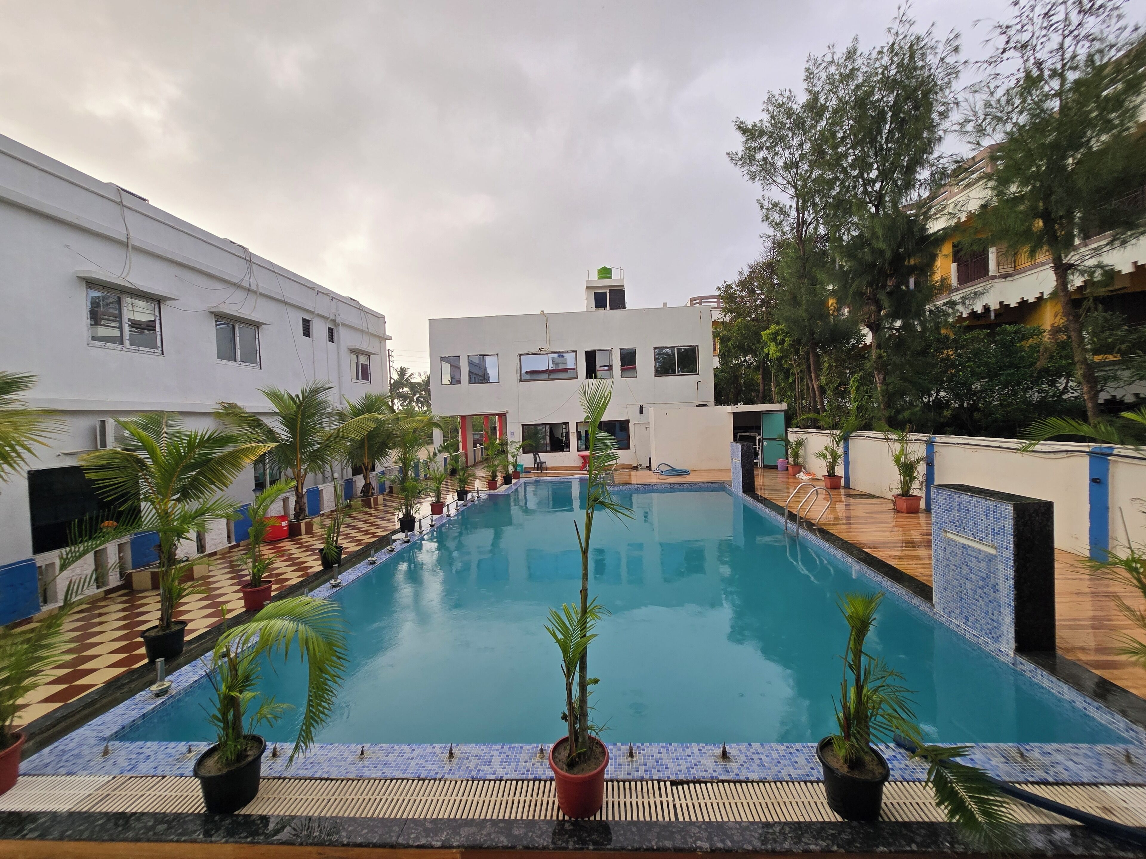 3 indoor pools