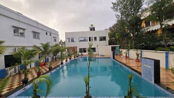 3 indoor pools