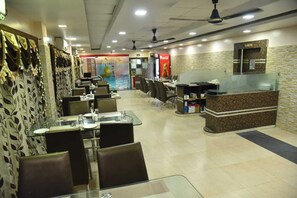 Dining - Hotel JBL Beach Resort (Kanthi)